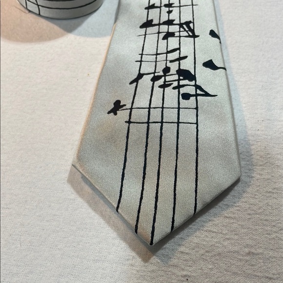 J. Garcia Limited Edition Silk Silver Black Musical Tie Manuscript 39 collection - Picture 9 of 9